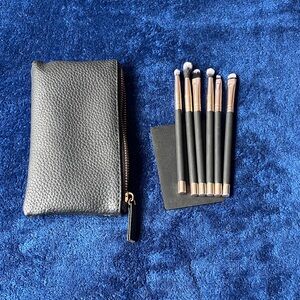 NWOT Black Makeup Brush Set with Case and magnetic base plate